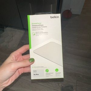 Belkin 14 Pro TemperedGlass Screen Protector